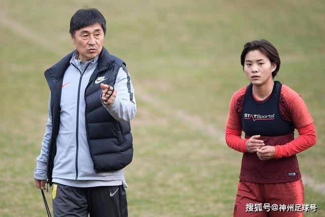 勒温在主场表现出色，利兹联新星进球总数仅次于两名巨星